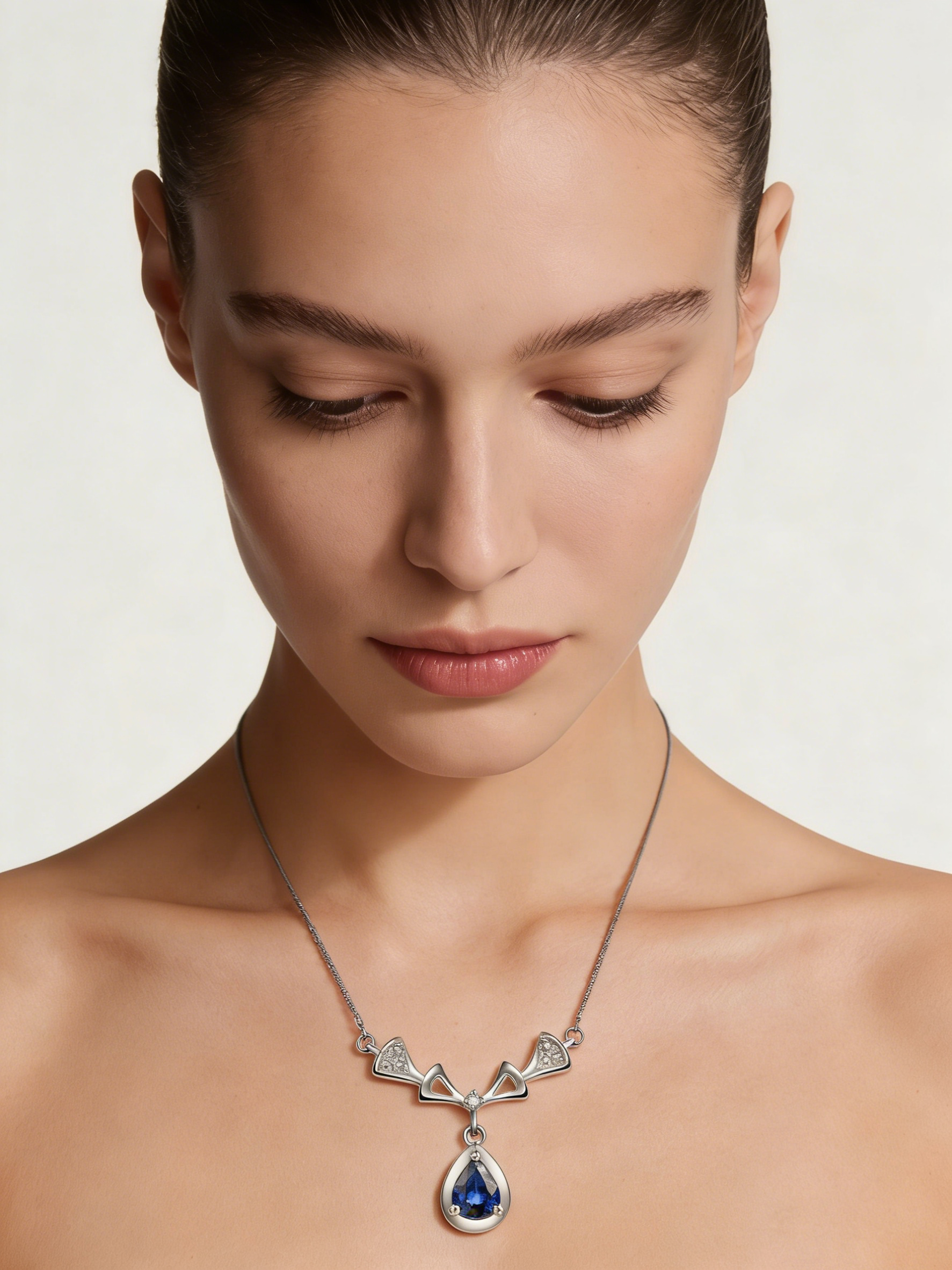 18K White Gold Sapphire Diamond Pendant Necklace