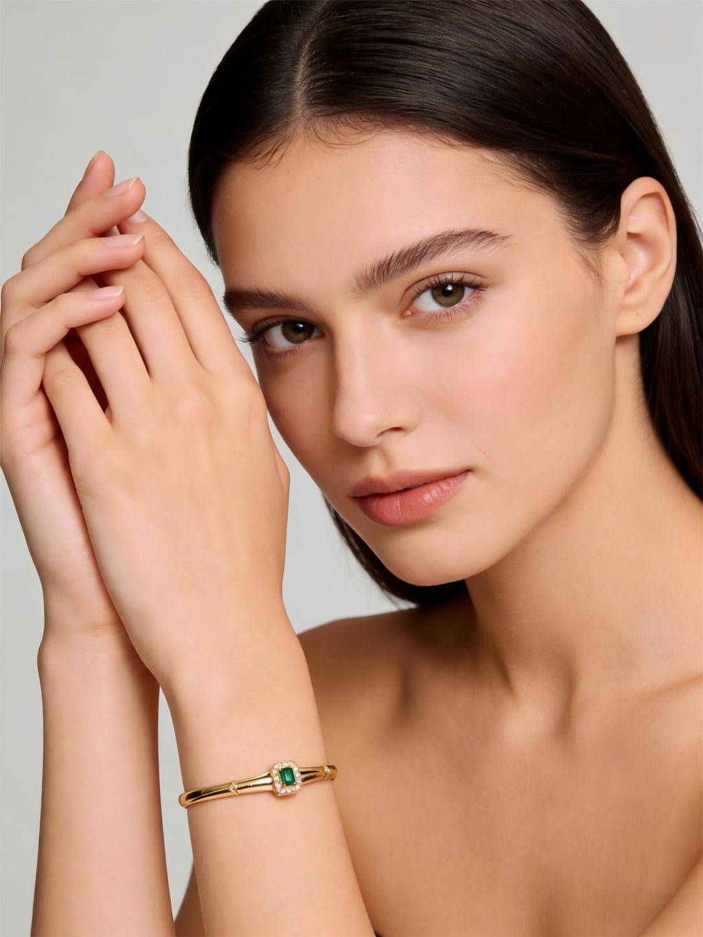 18K Gold Emerald Diamond Bracelet